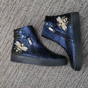 Chanii B Bee Ankle Boots Size 6